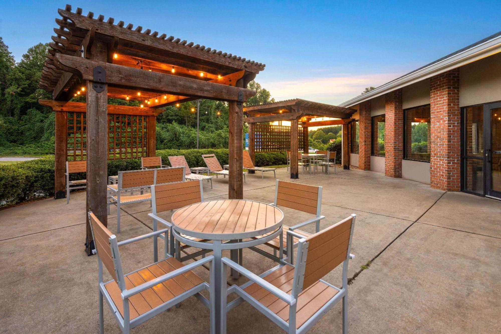 Baymont By Wyndham Lagrange LaGrange Exterior foto