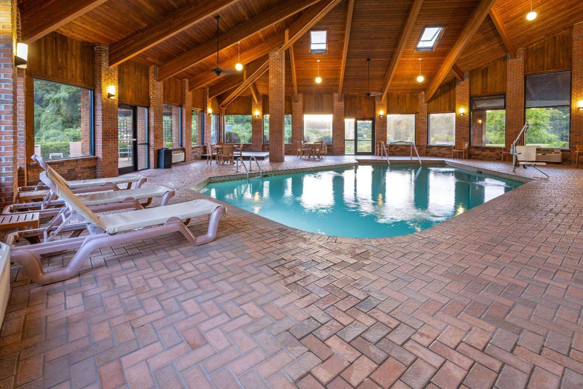 Baymont By Wyndham Lagrange LaGrange Exterior foto