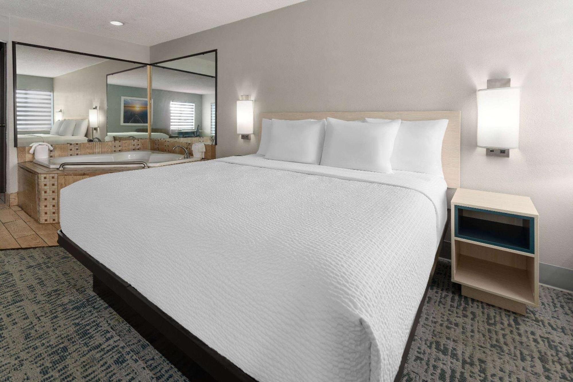 Baymont By Wyndham Lagrange LaGrange Exterior foto